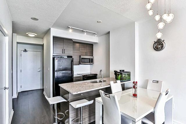 3005 - 70 Forest Manor Rd, Condo with 1 bedrooms, 1 bathrooms and 1 parking in Toronto ON | Image 2