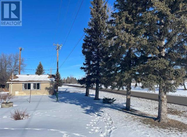 432 49 Avenue E, House detached with 2 bedrooms, 1 bathrooms and 4 parking in Claresholm AB | Image 4