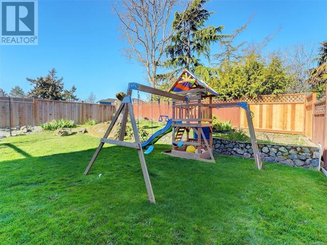 2562 Wentwich Rd, House detached with 5 bedrooms, 3 bathrooms and 3 parking in Langford BC | Image 26