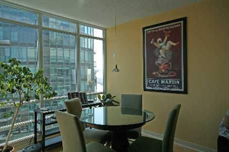 sph3103 - 381 Front St W, Condo with 2 bedrooms, 3 bathrooms and 1 parking in Toronto ON | Image 2