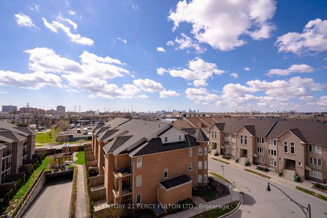 516 - 35 Brian Peck Cres, Condo with 2 bedrooms, 2 bathrooms and 1 parking in Toronto ON | Image 10