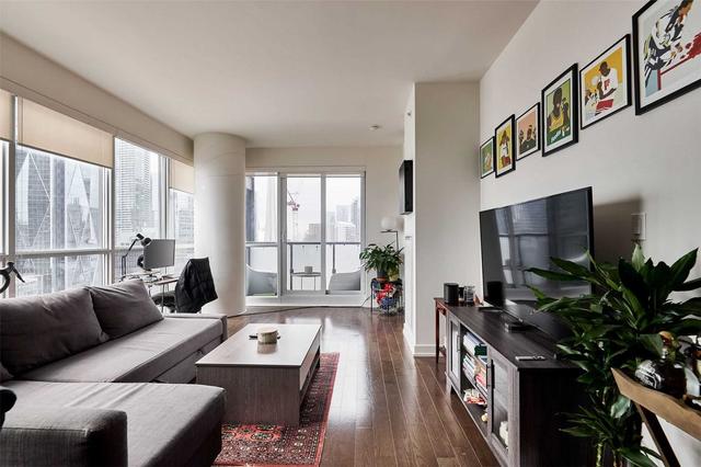 1802 - 1 The Esplanade Dr, Condo with 2 bedrooms, 2 bathrooms and 1 parking in Toronto ON | Image 20