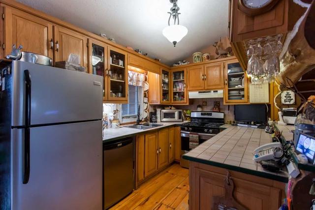 93 Bridge St E, House semidetached with 3 bedrooms, 2 bathrooms and 8 parking in Thorold ON | Image 2