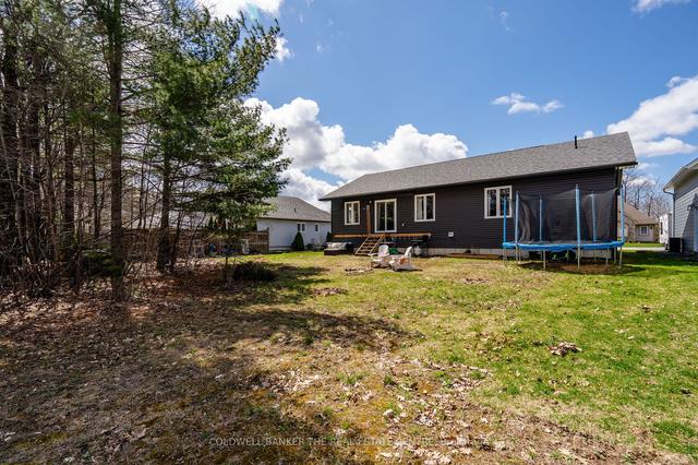17 Kingbrook Crt, House detached with 3 bedrooms, 2 bathrooms and 6 parking in Gravenhurst ON | Image 27