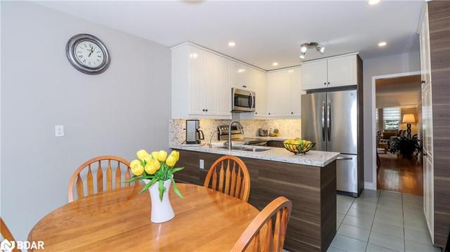 8 Tomlin Court, House detached with 3 bedrooms, 3 bathrooms and 6 parking in Barrie ON | Image 21