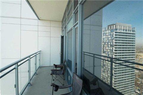 3401 - 21 Widmer St, Condo with 1 bedrooms, 2 bathrooms and 1 parking in Toronto ON | Image 16
