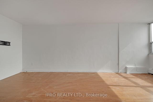 1004 - 551 The West Mall, Condo with 3 bedrooms, 2 bathrooms and 1 parking in Toronto ON | Image 2