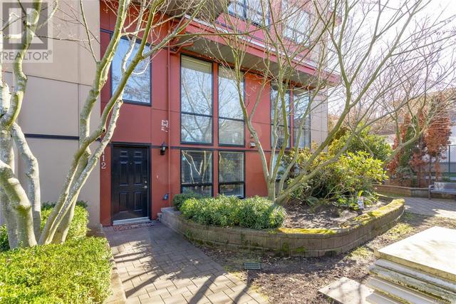 112 - 880 Short St, Condo with 2 bedrooms, 2 bathrooms and 1 parking in Saanich BC | Image 4