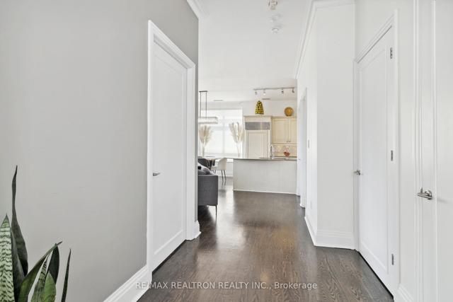 ph6 - 99 Avenue Rd, Condo with 2 bedrooms, 2 bathrooms and 2 parking in Toronto ON | Image 5