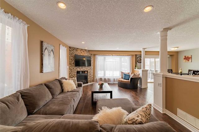 30 Carere Cres, House detached with 4 bedrooms, 4 bathrooms and 6 parking in Guelph ON | Image 3