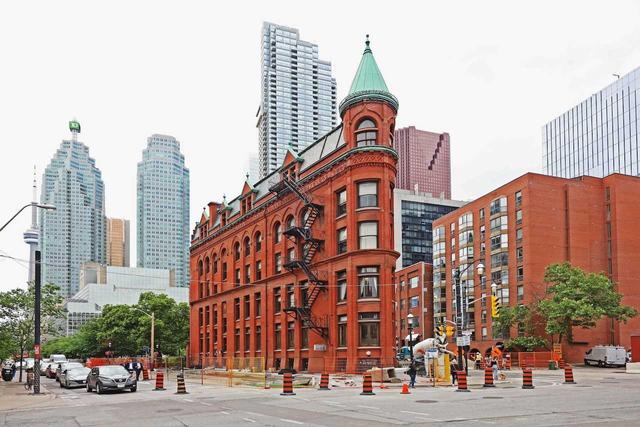 802 - 30 Church St, Condo with 2 bedrooms, 3 bathrooms and 1 parking in Toronto ON | Image 17