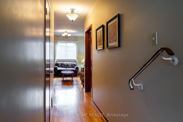 35 Peterson Dr, House semidetached with 3 bedrooms, 3 bathrooms and 6 parking in Toronto ON | Image 10