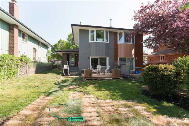 4043 Taffey Cres, House semidetached with 3 bedrooms, 2 bathrooms and 2 parking in Mississauga ON | Image 15