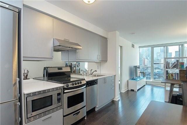 808 - 320 Richmond St E, Condo with 1 bedrooms, 2 bathrooms and 1 parking in Toronto ON | Image 4