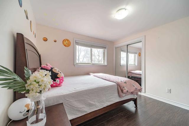 8 Banda Sq, House detached with 4 bedrooms, 3 bathrooms and 3 parking in Toronto ON | Image 17