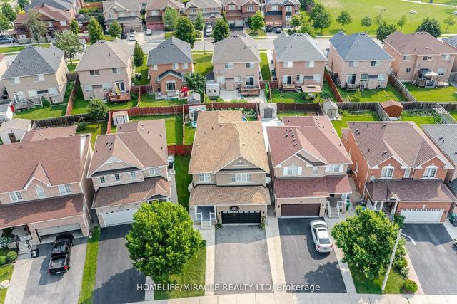 38 Mario St, House detached with 4 bedrooms, 4 bathrooms and 6 parking in Brampton ON | Image 12
