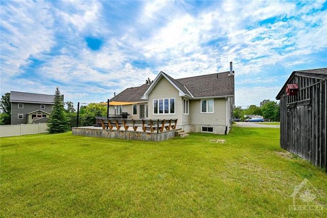 33 Tudor Circle, House detached with 3 bedrooms, 2 bathrooms and 8 parking in Rideau Lakes ON | Image 27