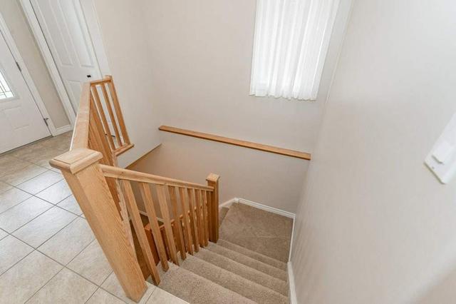 18 Creighton Ave, House detached with 3 bedrooms, 2 bathrooms and 4 parking in Guelph ON | Image 9