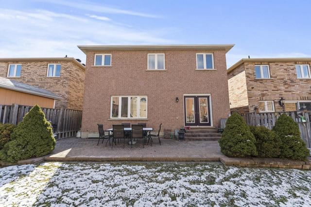 36 Venice Gate Dr, House detached with 5 bedrooms, 5 bathrooms and 6 parking in Vaughan ON | Image 32