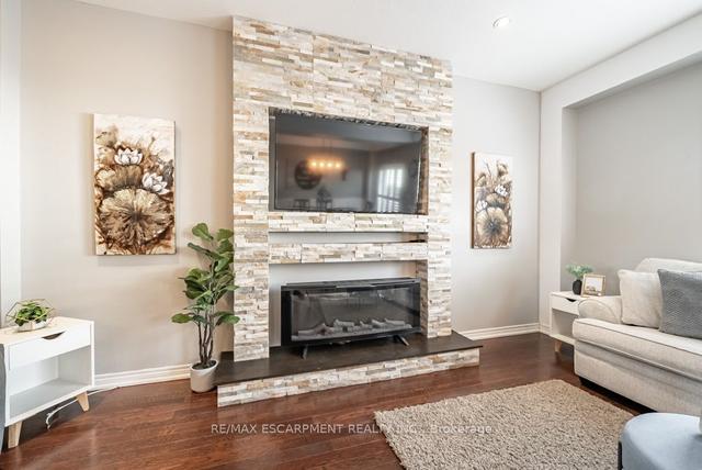 33 Redcedar Cres, House attached with 3 bedrooms, 2 bathrooms and 2 parking in Hamilton ON | Image 38