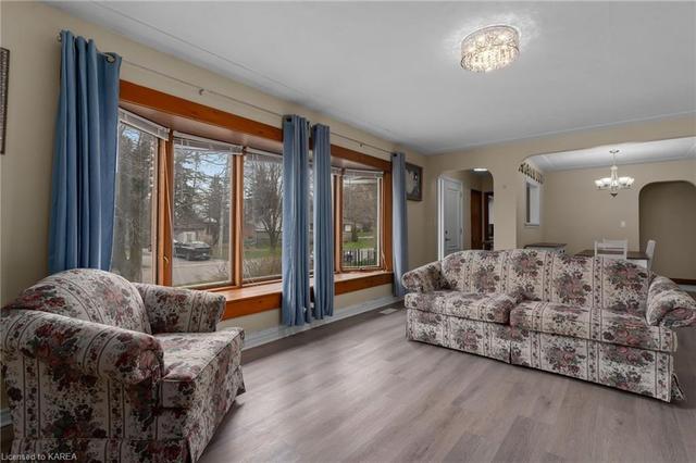 310 Arrowhead Place, House detached with 3 bedrooms, 2 bathrooms and 3 parking in Kingston ON | Image 7
