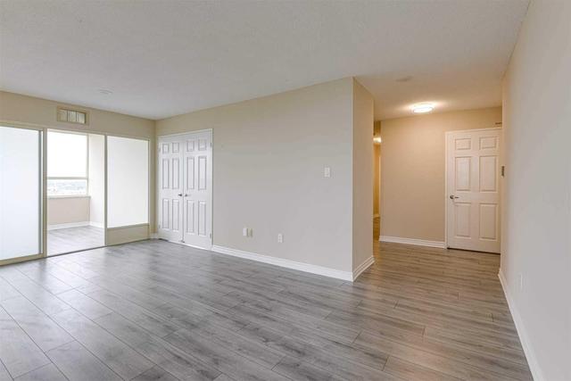 1403 - 30 Malta Ave, Condo with 3 bedrooms, 2 bathrooms and 1 parking in Brampton ON | Image 6