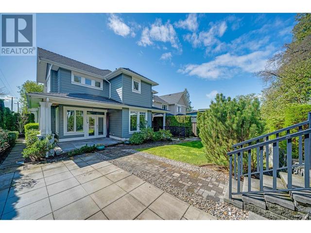 1819 St. Andrews Avenue, House detached with 5 bedrooms, 4 bathrooms and 2 parking in North Vancouver BC | Image 29