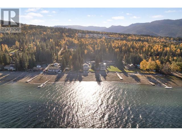 1 - 1541 Blind Bay Road, House detached with 2 bedrooms, 2 bathrooms and 4 parking in Columbia Shuswap C BC | Image 2