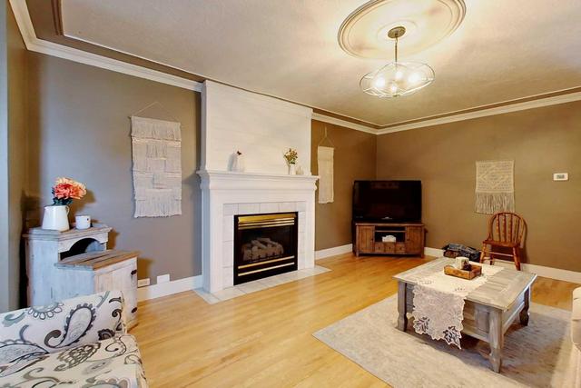 4237 53 Street, House detached with 3 bedrooms, 2 bathrooms and 4 parking in Red Deer AB | Image 3
