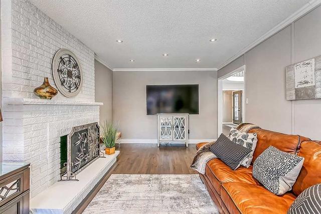 449 Parkridge Cres, House detached with 3 bedrooms, 3 bathrooms and 4 parking in Oakville ON | Image 13