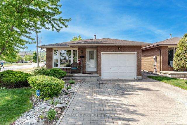 102 Juniper Dr, House detached with 3 bedrooms, 2 bathrooms and 3 parking in Hamilton ON | Image 1