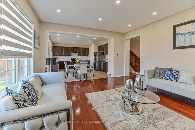 31 Angelgate Rd, House detached with 4 bedrooms, 5 bathrooms and 6 parking in Brampton ON | Image 3