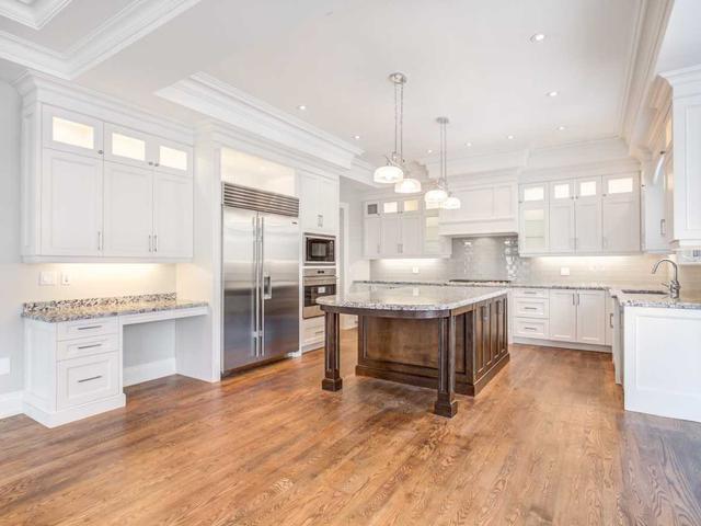 2 Geranium Crt, House detached with 5 bedrooms, 7 bathrooms and 9 parking in Toronto ON | Image 6