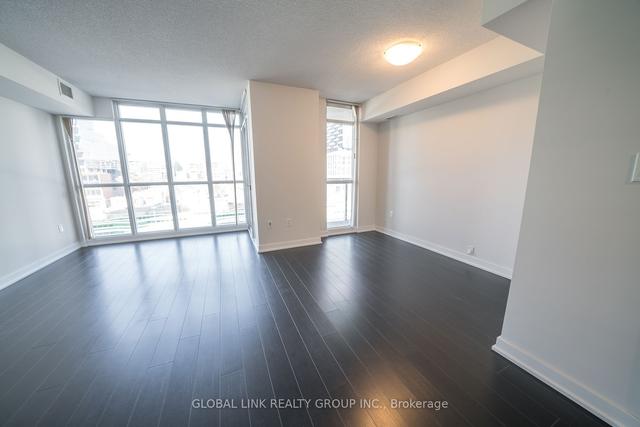 642b - 15 Iceboat Terr, Condo with 1 bedrooms, 1 bathrooms and 0 parking in Toronto ON | Image 2