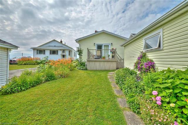 546 Lakeshore Road, House detached with 3 bedrooms, 2 bathrooms and 6 parking in Fort Erie ON | Image 30