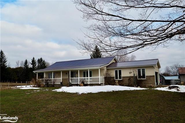 316743 Highway 6, House detached with 3 bedrooms, 1 bathrooms and null parking in Chatsworth ON | Image 5