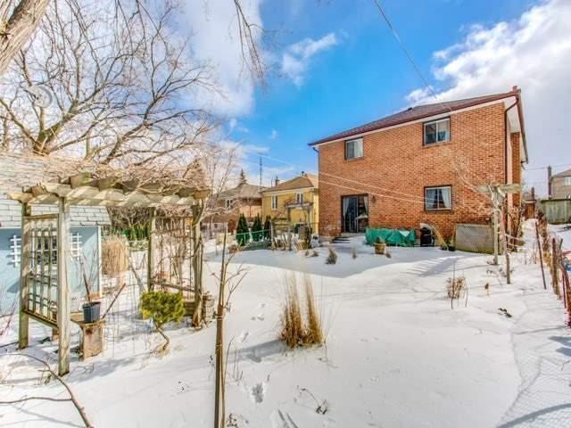 106 Regina Ave, House detached with 3 bedrooms, 3 bathrooms and 2 parking in Toronto ON | Image 17
