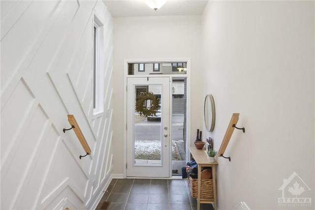 211 Don Brown Private, Townhouse with 3 bedrooms, 3 bathrooms and 4 parking in Ottawa ON | Image 2
