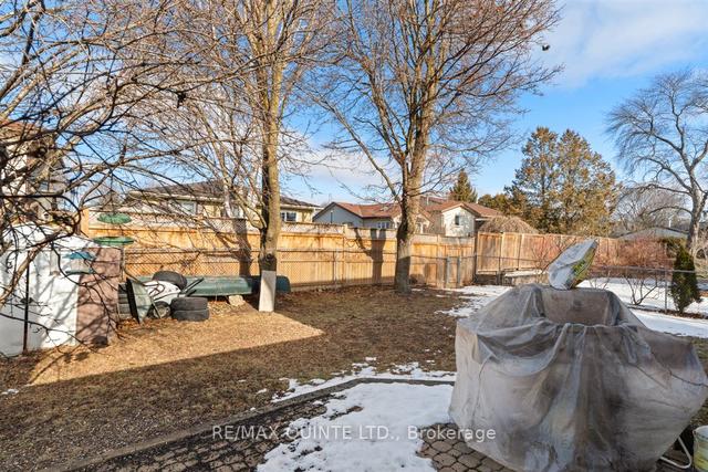 27 Morris Dr, House detached with 3 bedrooms, 4 bathrooms and 5 parking in Belleville ON | Image 17