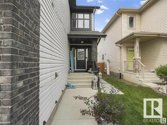 5320 22 Av Sw, House detached with 4 bedrooms, 3 bathrooms and null parking in Edmonton AB | Image 3