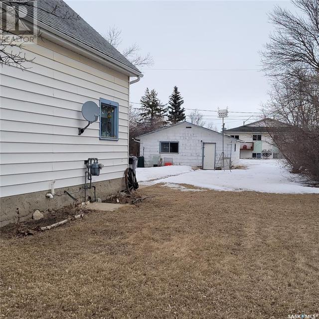 118 2 Avenue E, House detached with 2 bedrooms, 1 bathrooms and null parking in Allan SK | Image 3