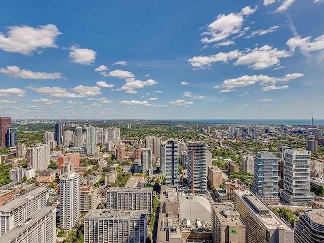 5908 - 7 Grenville St, Condo with 3 bedrooms, 3 bathrooms and 1 parking in Toronto ON | Image 11