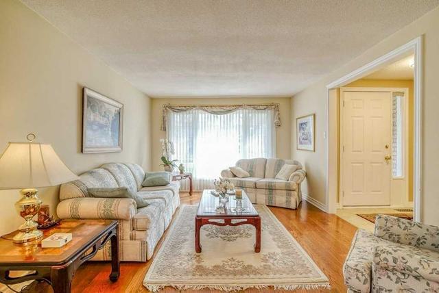 8 Lowell St S, House detached with 3 bedrooms, 3 bathrooms and 6 parking in Cambridge ON | Image 35