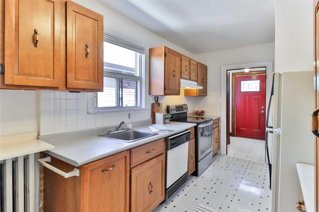 24 Elmsdale Rd, House detached with 2 bedrooms, 2 bathrooms and 1 parking in Toronto ON | Image 4