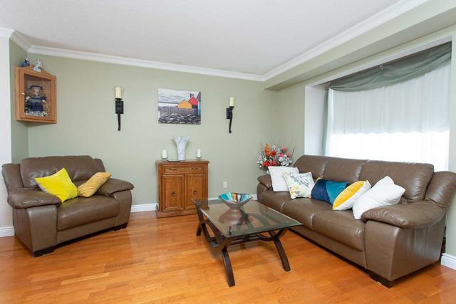 6 Renfield Cres, House detached with 3 bedrooms, 3 bathrooms and 3 parking in Whitby ON | Image 36
