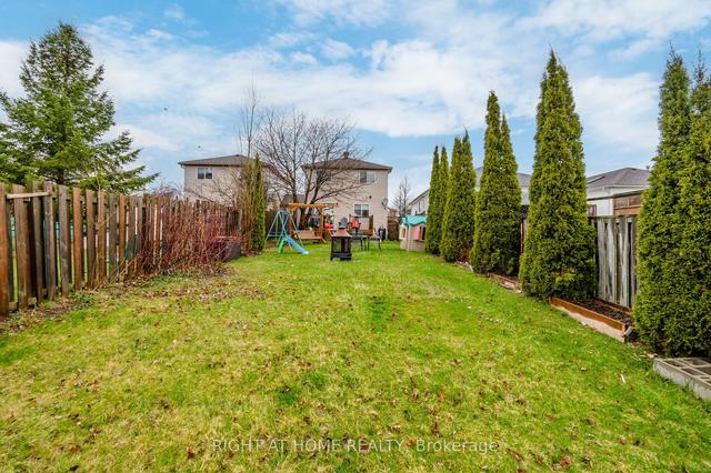 109 Wessenger Dr, House attached with 3 bedrooms, 2 bathrooms and 3 parking in Barrie ON | Image 17