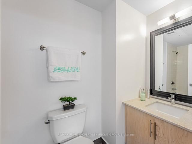 519 - 23 Glebe Rd W, Condo with 2 bedrooms, 2 bathrooms and 1 parking in Toronto ON | Image 10