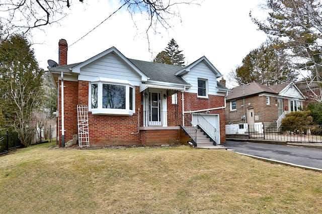 8 Thirty Seventh St, House detached with 3 bedrooms, 3 bathrooms and 2 parking in Toronto ON | Image 1