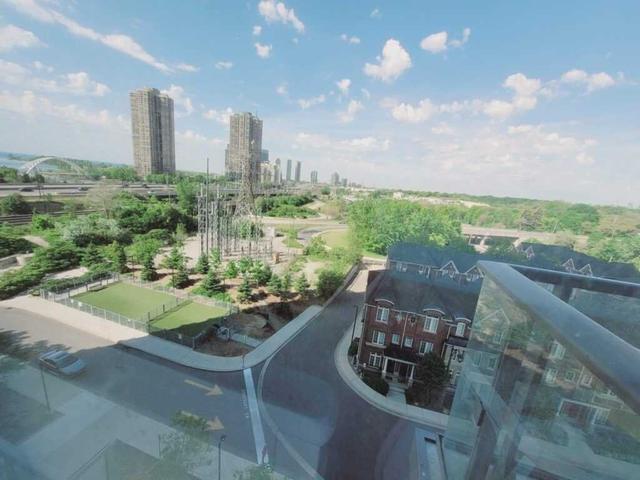 709 - 105 The Queensway, Condo with 1 bedrooms, 1 bathrooms and 0 parking in Toronto ON | Card Image