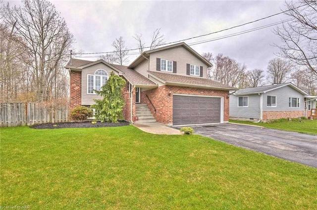 3210 Jewell Ave, House detached with 2 bedrooms, 2 bathrooms and 6 parking in Fort Erie ON | Image 1